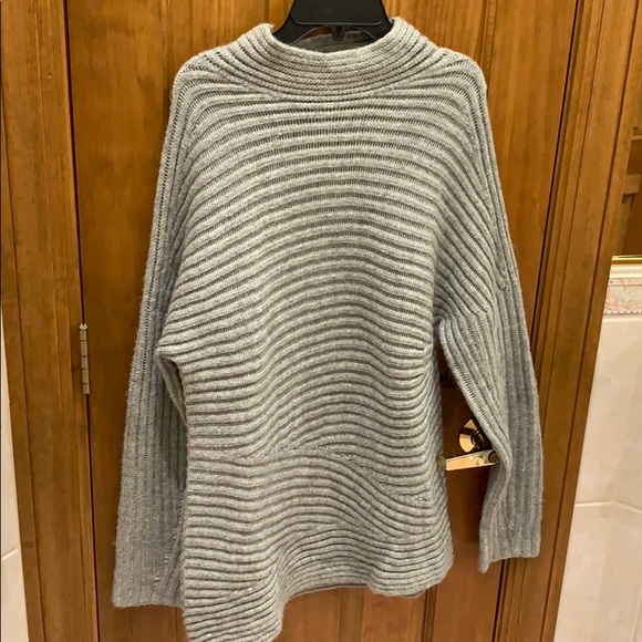 NWT HELMUT LANG LIGHT GREY WOOL SWEATER SIZE SMALL - Picture 2 of 9
